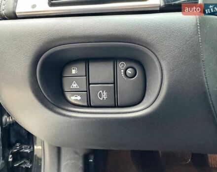 Черный Ягуар ХК, объемом двигателя 5 л и пробегом 65 тыс. км за 27990 $, фото 16 на Automoto.ua