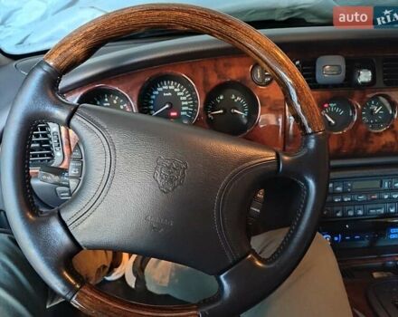 Синий Ягуар ХК, объемом двигателя 4 л и пробегом 999 тыс. км за 20960 $, фото 3 на Automoto.ua