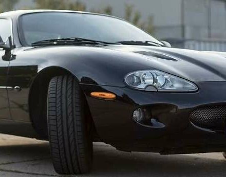 Синий Ягуар ХК, объемом двигателя 4 л и пробегом 999 тыс. км за 20960 $, фото 1 на Automoto.ua