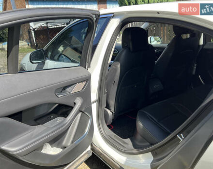 Білий Ягуар I-Pace, об'ємом двигуна 0 л та пробігом 127 тис. км за 24450 $, фото 10 на Automoto.ua