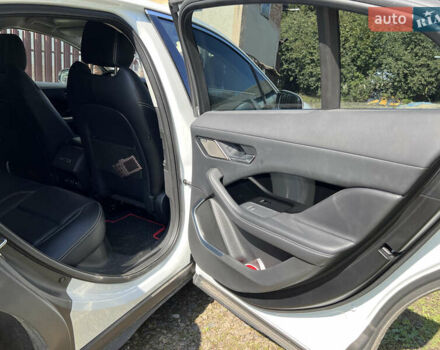 Білий Ягуар I-Pace, об'ємом двигуна 0 л та пробігом 127 тис. км за 24450 $, фото 11 на Automoto.ua