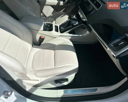 Белый Ягуар I-Pace, объемом двигателя 0 л и пробегом 44 тыс. км за 27800 $, фото 16 на Automoto.ua