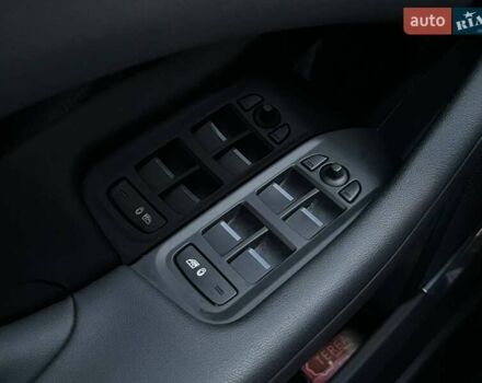 Білий Ягуар I-Pace, об'ємом двигуна 0 л та пробігом 150 тис. км за 21990 $, фото 15 на Automoto.ua