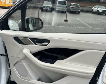 Білий Ягуар I-Pace, об'ємом двигуна 0 л та пробігом 85 тис. км за 24900 $, фото 31 на Automoto.ua