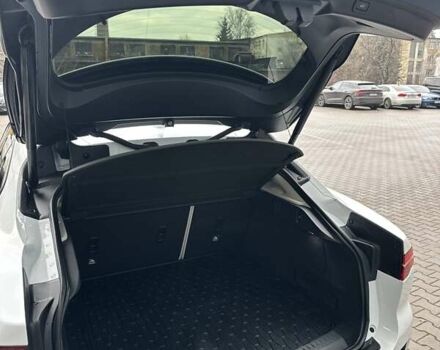 Білий Ягуар I-Pace, об'ємом двигуна 0 л та пробігом 85 тис. км за 24900 $, фото 24 на Automoto.ua