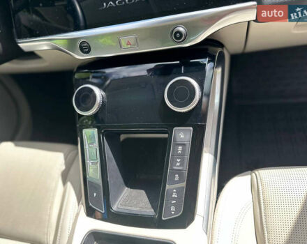 Белый Ягуар I-Pace, объемом двигателя 0 л и пробегом 44 тыс. км за 27800 $, фото 17 на Automoto.ua