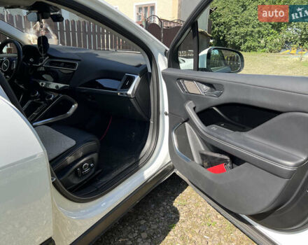 Білий Ягуар I-Pace, об'ємом двигуна 0 л та пробігом 127 тис. км за 24450 $, фото 9 на Automoto.ua