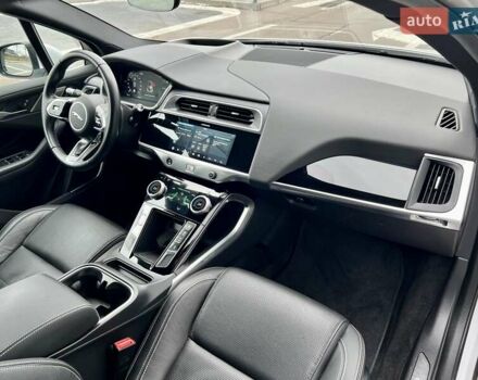 Белый Ягуар I-Pace, объемом двигателя 0 л и пробегом 105 тыс. км за 24999 $, фото 52 на Automoto.ua
