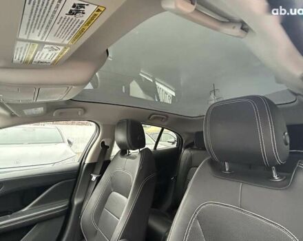 Белый Ягуар I-Pace, объемом двигателя 0 л и пробегом 77 тыс. км за 26900 $, фото 29 на Automoto.ua