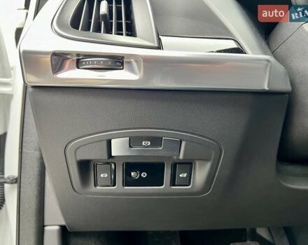 Белый Ягуар I-Pace, объемом двигателя 0 л и пробегом 105 тыс. км за 24999 $, фото 27 на Automoto.ua