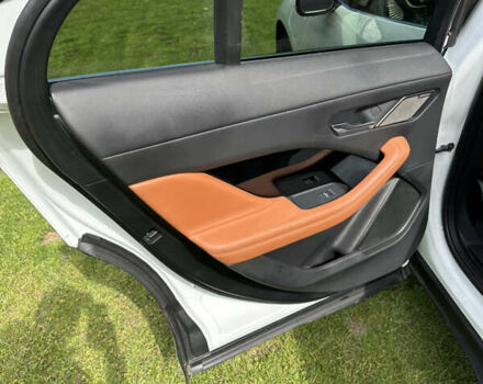 Белый Ягуар I-Pace, объемом двигателя 0 л и пробегом 43 тыс. км за 27300 $, фото 24 на Automoto.ua
