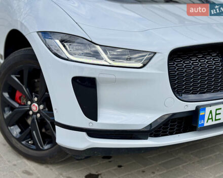Белый Ягуар I-Pace, объемом двигателя 0 л и пробегом 99 тыс. км за 26900 $, фото 5 на Automoto.ua
