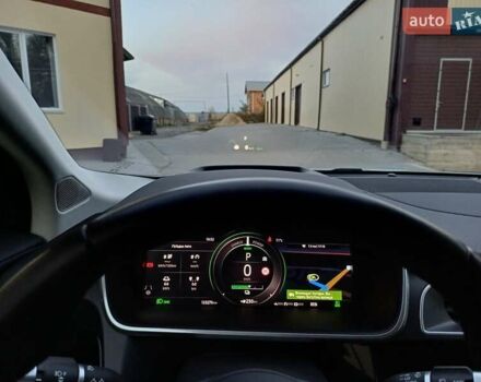 Белый Ягуар I-Pace, объемом двигателя 0 л и пробегом 127 тыс. км за 27699 $, фото 13 на Automoto.ua
