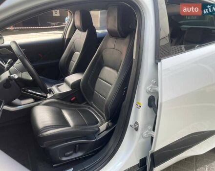 Белый Ягуар I-Pace, объемом двигателя 0 л и пробегом 78 тыс. км за 25990 $, фото 9 на Automoto.ua