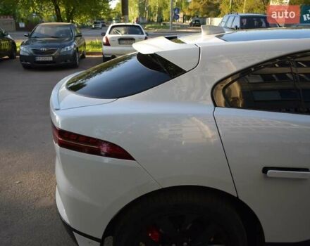 Белый Ягуар I-Pace, объемом двигателя 0 л и пробегом 61 тыс. км за 25000 $, фото 11 на Automoto.ua