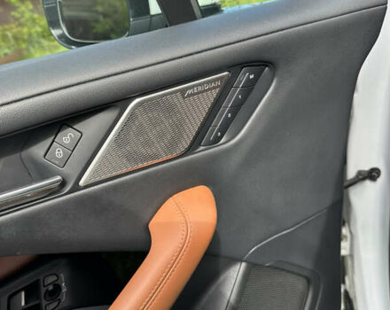 Белый Ягуар I-Pace, объемом двигателя 0 л и пробегом 43 тыс. км за 27300 $, фото 30 на Automoto.ua