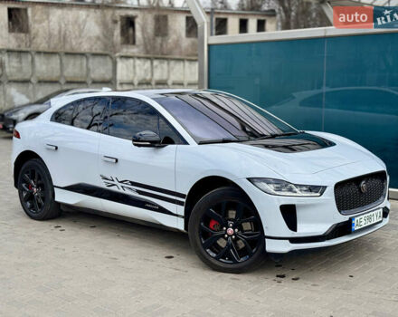 Белый Ягуар I-Pace, объемом двигателя 0 л и пробегом 99 тыс. км за 26900 $, фото 1 на Automoto.ua