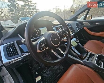 Белый Ягуар I-Pace, объемом двигателя 0 л и пробегом 123 тыс. км за 18000 $, фото 6 на Automoto.ua
