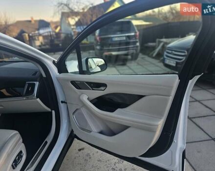 Белый Ягуар I-Pace, объемом двигателя 0 л и пробегом 101 тыс. км за 24700 $, фото 35 на Automoto.ua