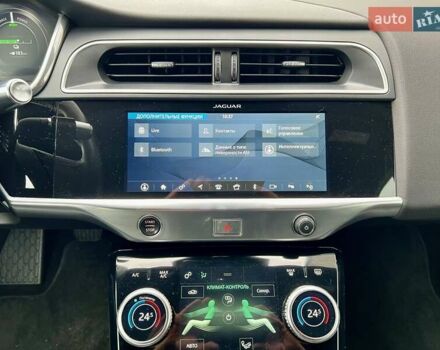 Белый Ягуар I-Pace, объемом двигателя 0 л и пробегом 105 тыс. км за 24999 $, фото 46 на Automoto.ua