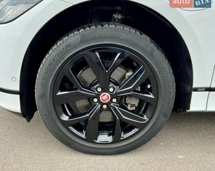 Белый Ягуар I-Pace, объемом двигателя 0 л и пробегом 105 тыс. км за 24999 $, фото 16 на Automoto.ua