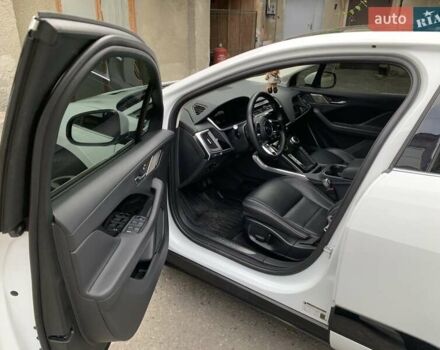 Белый Ягуар I-Pace, объемом двигателя 0 л и пробегом 47 тыс. км за 26800 $, фото 4 на Automoto.ua