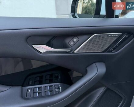 Белый Ягуар I-Pace, объемом двигателя 0 л и пробегом 101 тыс. км за 24700 $, фото 99 на Automoto.ua