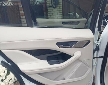 Белый Ягуар I-Pace, объемом двигателя 0 л и пробегом 118 тыс. км за 25800 $, фото 9 на Automoto.ua