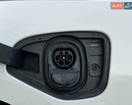 Белый Ягуар I-Pace, объемом двигателя 0 л и пробегом 117 тыс. км за 24990 $, фото 94 на Automoto.ua