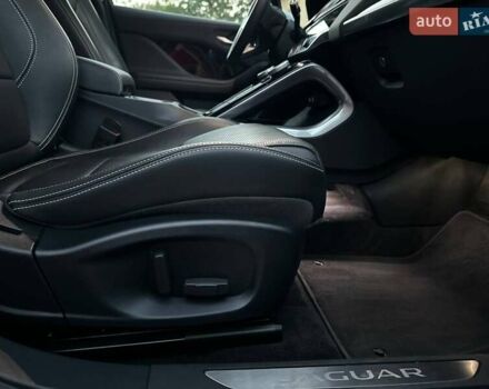 Белый Ягуар I-Pace, объемом двигателя 0 л и пробегом 101 тыс. км за 24700 $, фото 101 на Automoto.ua