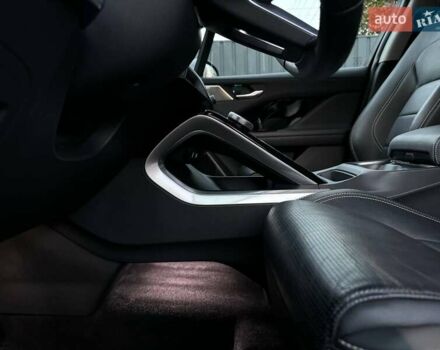 Белый Ягуар I-Pace, объемом двигателя 0 л и пробегом 101 тыс. км за 24700 $, фото 87 на Automoto.ua