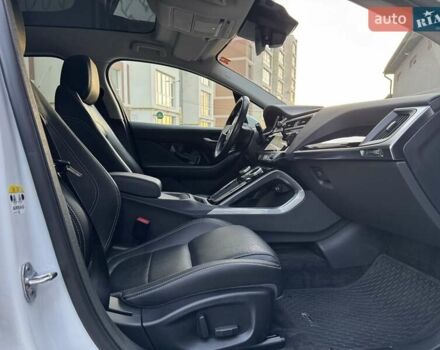 Білий Ягуар I-Pace, об'ємом двигуна 0 л та пробігом 117 тис. км за 24990 $, фото 62 на Automoto.ua