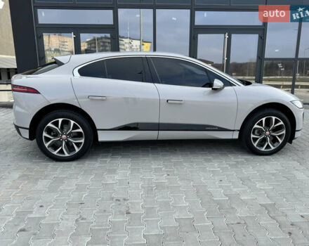 Белый Ягуар I-Pace, объемом двигателя 0 л и пробегом 75 тыс. км за 28700 $, фото 9 на Automoto.ua
