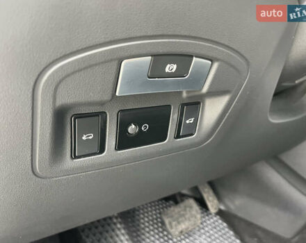 Белый Ягуар I-Pace, объемом двигателя 0 л и пробегом 57 тыс. км за 27500 $, фото 25 на Automoto.ua