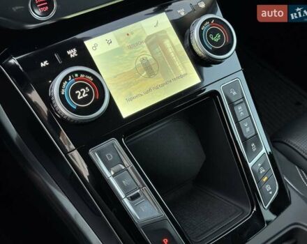 Білий Ягуар I-Pace, об'ємом двигуна 0 л та пробігом 117 тис. км за 24990 $, фото 70 на Automoto.ua