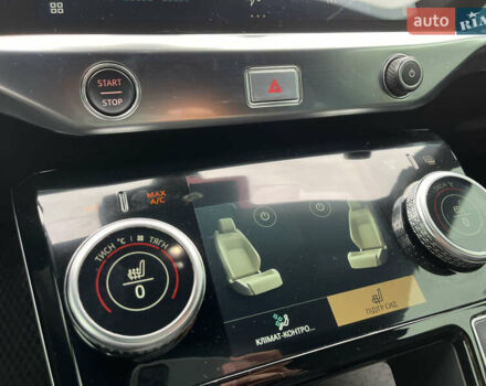 Белый Ягуар I-Pace, объемом двигателя 0 л и пробегом 57 тыс. км за 27500 $, фото 19 на Automoto.ua