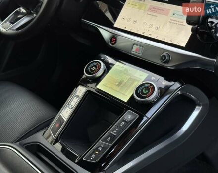 Белый Ягуар I-Pace, объемом двигателя 0 л и пробегом 117 тыс. км за 24990 $, фото 72 на Automoto.ua