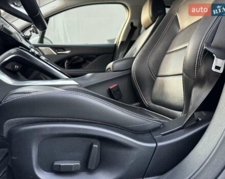 Белый Ягуар I-Pace, объемом двигателя 0 л и пробегом 117 тыс. км за 24990 $, фото 95 на Automoto.ua