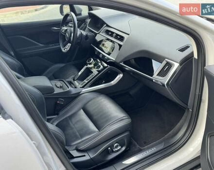 Белый Ягуар I-Pace, объемом двигателя 0 л и пробегом 75 тыс. км за 28700 $, фото 34 на Automoto.ua
