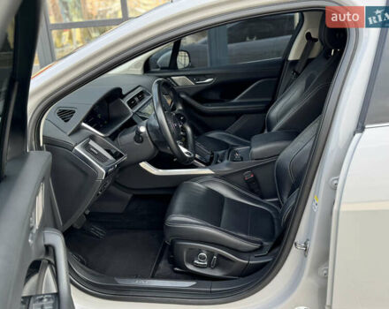 Белый Ягуар I-Pace, объемом двигателя 0 л и пробегом 75 тыс. км за 28700 $, фото 30 на Automoto.ua