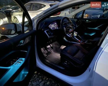 Белый Ягуар I-Pace, объемом двигателя 0 л и пробегом 45 тыс. км за 28700 $, фото 25 на Automoto.ua