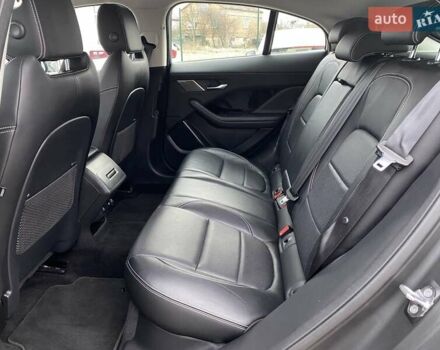 Белый Ягуар I-Pace, объемом двигателя 0 л и пробегом 45 тыс. км за 28700 $, фото 77 на Automoto.ua
