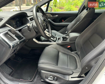 Белый Ягуар I-Pace, объемом двигателя 0 л и пробегом 80 тыс. км за 32200 $, фото 32 на Automoto.ua