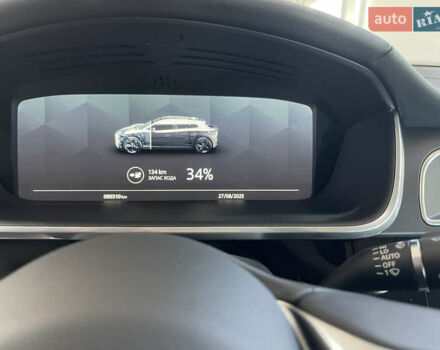 Белый Ягуар I-Pace, объемом двигателя 0 л и пробегом 90 тыс. км за 28000 $, фото 31 на Automoto.ua