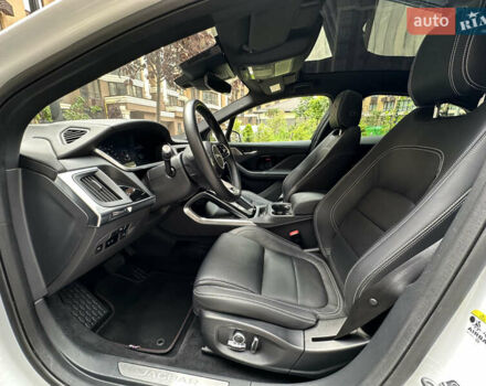 Белый Ягуар I-Pace, объемом двигателя 0 л и пробегом 80 тыс. км за 32200 $, фото 33 на Automoto.ua