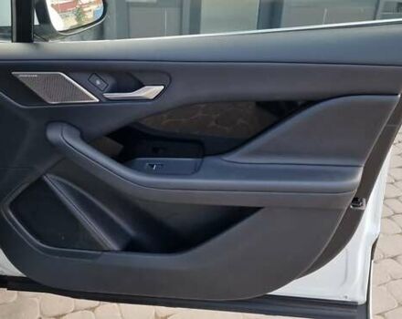 Белый Ягуар I-Pace, объемом двигателя 0 л и пробегом 80 тыс. км за 26190 $, фото 95 на Automoto.ua