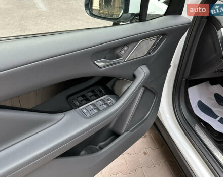 Белый Ягуар I-Pace, объемом двигателя 0 л и пробегом 80 тыс. км за 32200 $, фото 31 на Automoto.ua