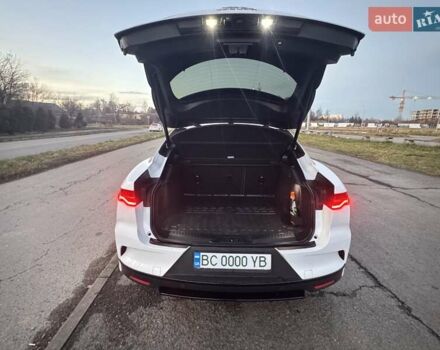 Белый Ягуар I-Pace, объемом двигателя 0 л и пробегом 40 тыс. км за 37900 $, фото 4 на Automoto.ua