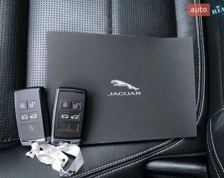 Белый Ягуар I-Pace, объемом двигателя 0 л и пробегом 45 тыс. км за 28700 $, фото 90 на Automoto.ua