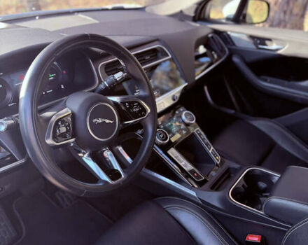 Белый Ягуар I-Pace, объемом двигателя 0 л и пробегом 72 тыс. км за 27000 $, фото 4 на Automoto.ua